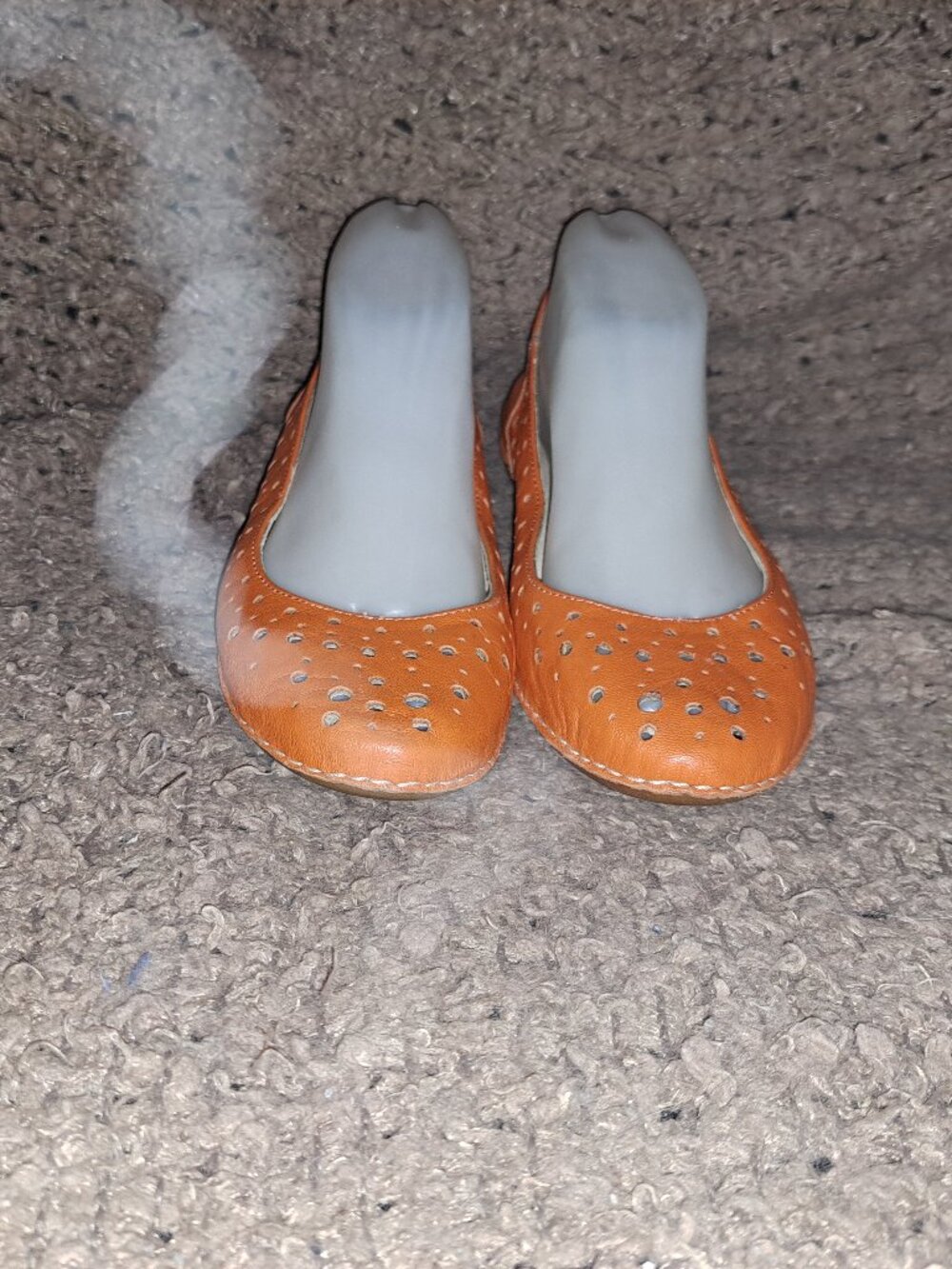 TEEMIX-Orange Perforated Leather Flats-Rubber Outsole-Vintage-Sz 38-Near Mint - Picture 3 of 8
